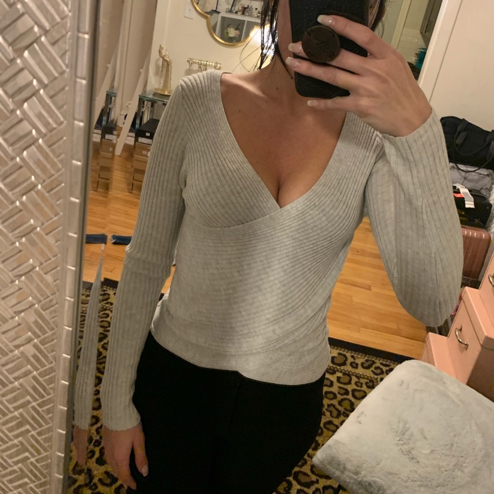 DIVIDED ‘LONG SLEEVE GRAY TOP’